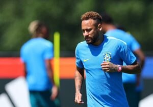 Neymar em treino da Seleção — Retorno de Neymar