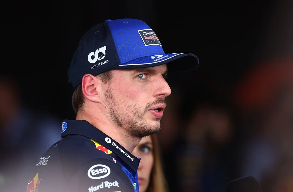 Verstappen critica Red Bull após abandono em Silverstone
