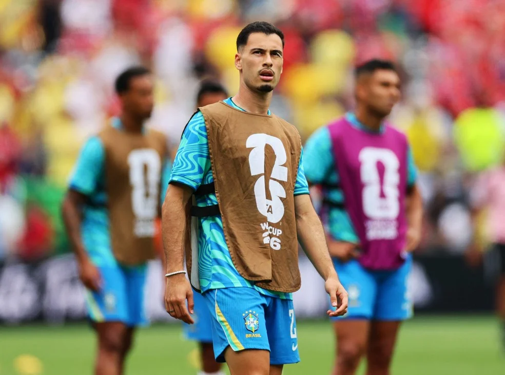 Gabriel Martinelli em campo — Martinelli lamenta eliminação