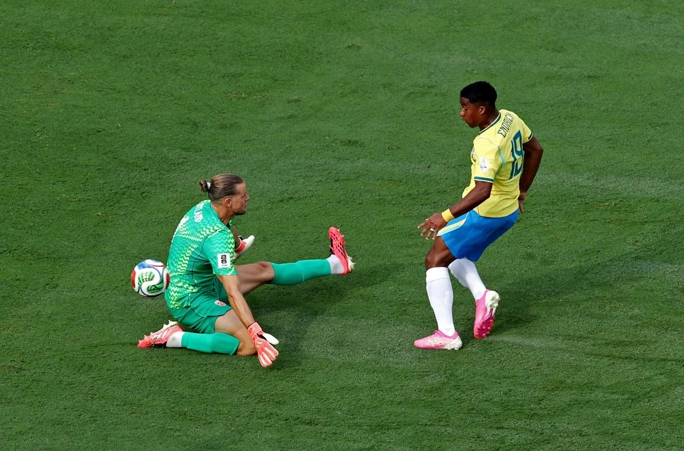 Orjan Nyland defendendo pênalti contra o Brasil