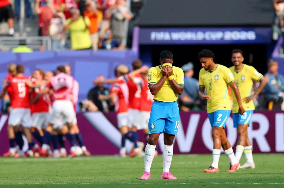 Endrick lamenta gol perdido após Brasil x Noruega