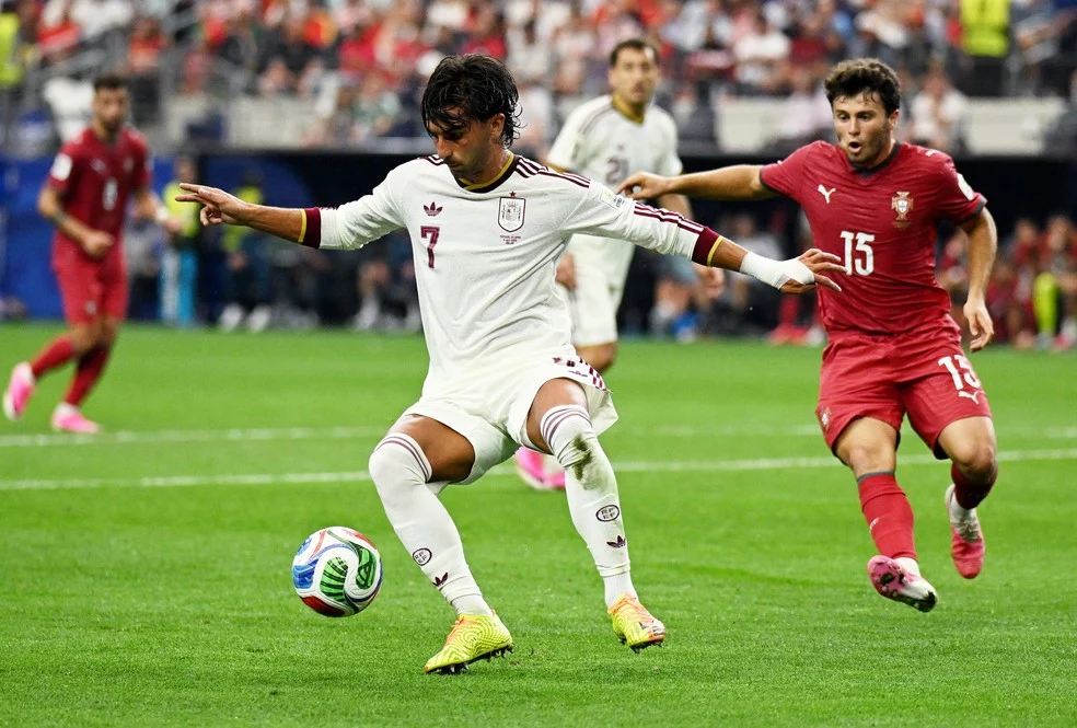 Ferran Torres em ação pela Espanha contra Portugal