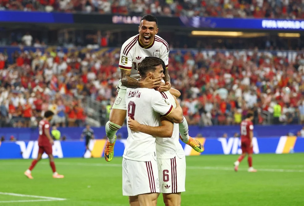 Mikel Merino, Fabian Ruiz e Pedro Porro — invencibilidade da Espanha