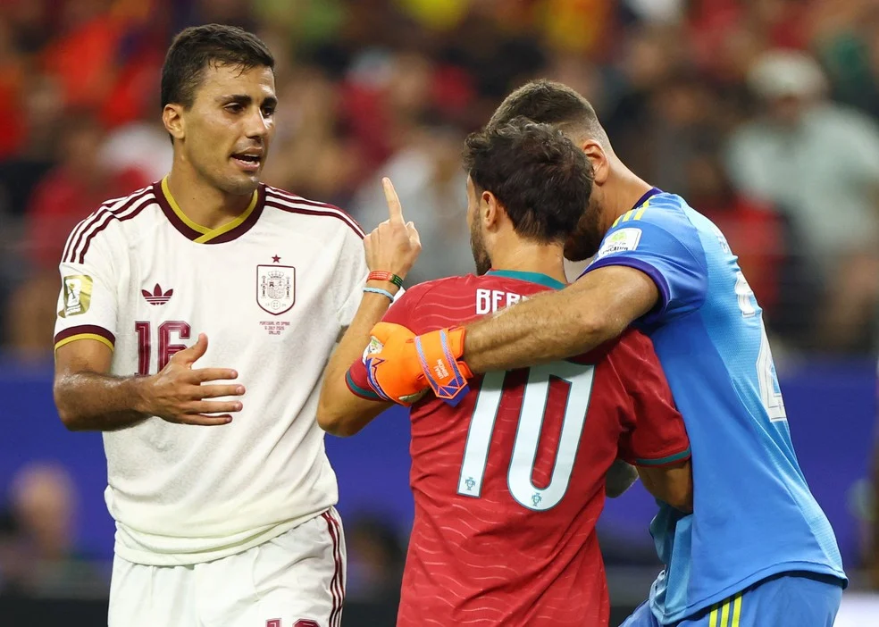Rodri provoca Bernardo em Espanha x Portugal