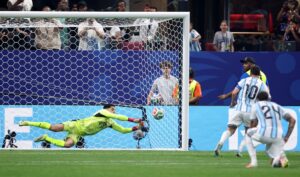 Lionel Messi cobrando pênalti — pênaltis a favor