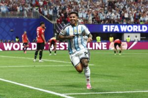Enzo Fernández comemora após virada Argentina Egito