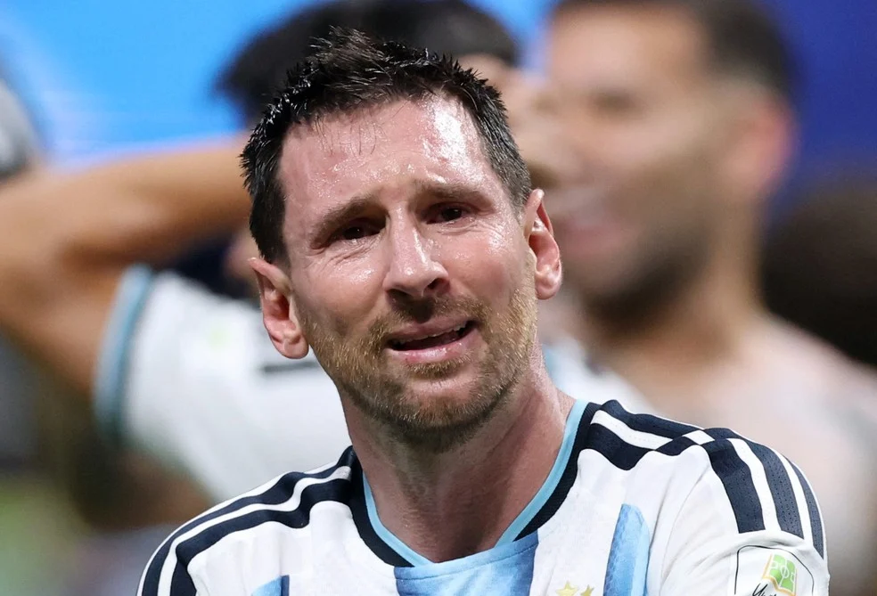 Messi celebra após partida da Argentina na Copa