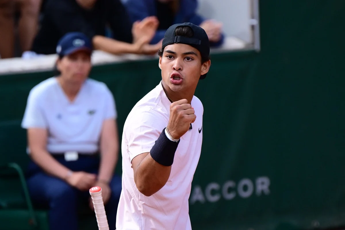 Guto e Victória no Wimbledon juvenil