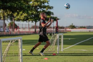 Edson Fernando com a camisa do Remo