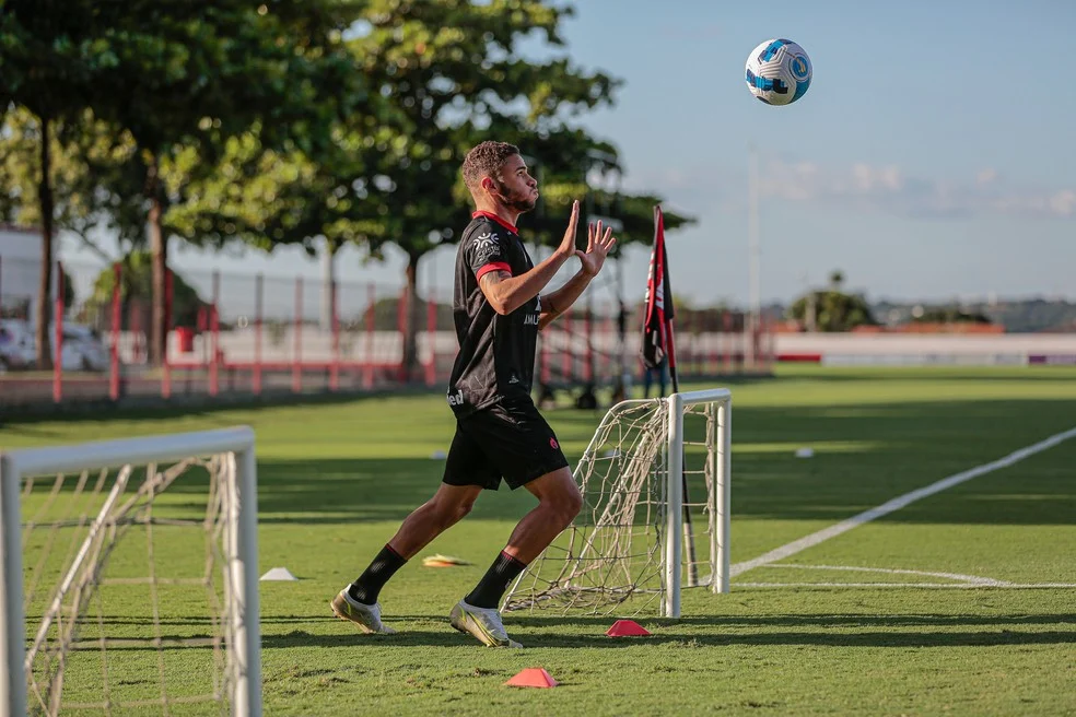 Edson Fernando com a camisa do Remo