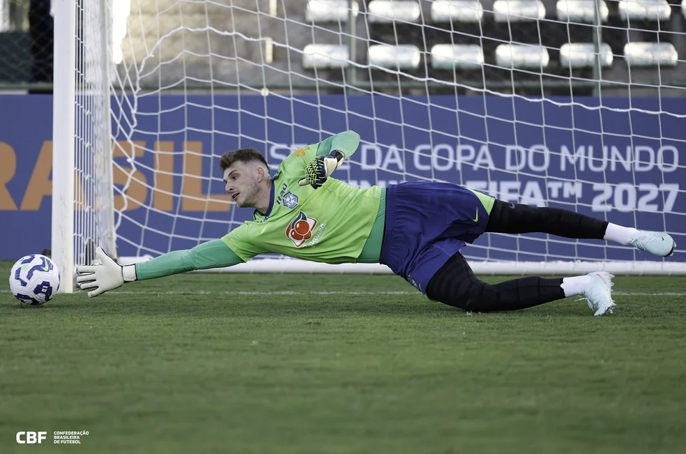 Bento entre opções de goleiro no Ciclo da Seleção