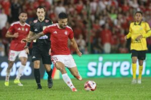 Bruno Tabata, reserva do Inter em ação