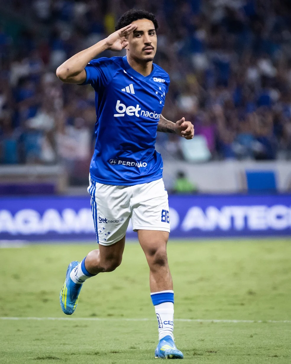 Christian ao Krasnodar em ação com a camisa do Cruzeiro