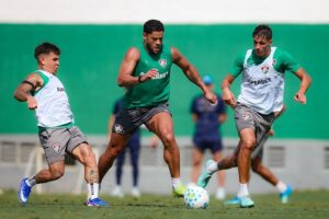 Hulk em treino do Fluminense amistoso