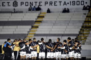 Elenco da Ponte Preta antes de jogo — Ponte Preta