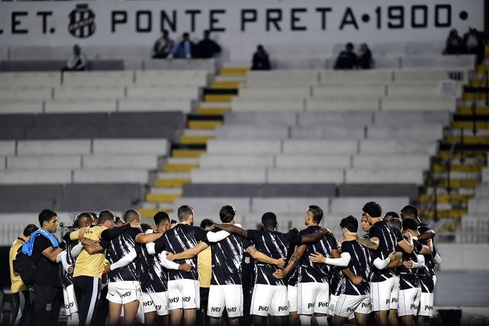 Elenco da Ponte Preta antes de jogo — Ponte Preta