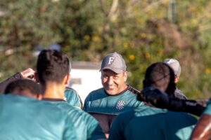 Raul Cabral com o elenco — Figueirense em evolução