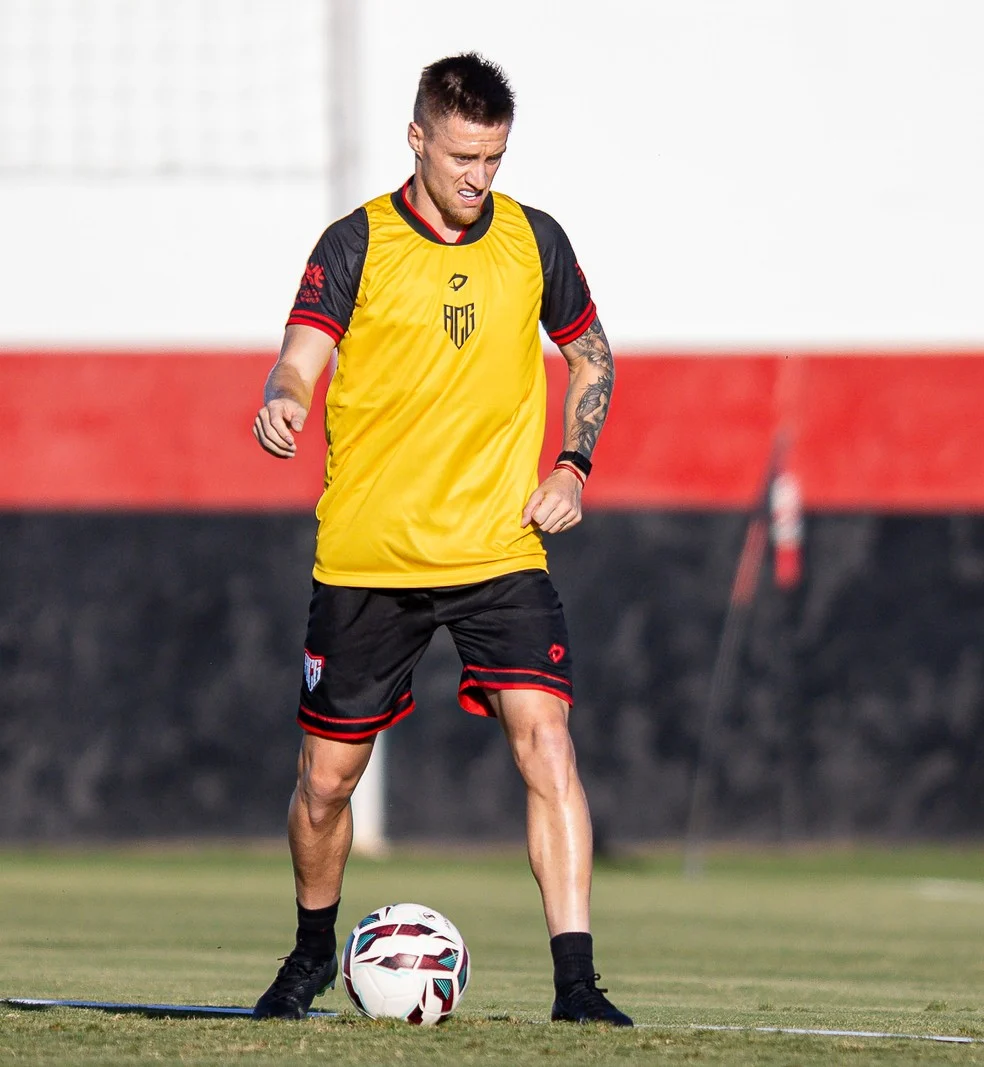 Atlético-GO inicia reformulação — Ariel deixa o clube