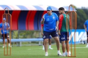 Treino do Bahia: Rogério Ceni orienta atletas na Cidade Tricolor