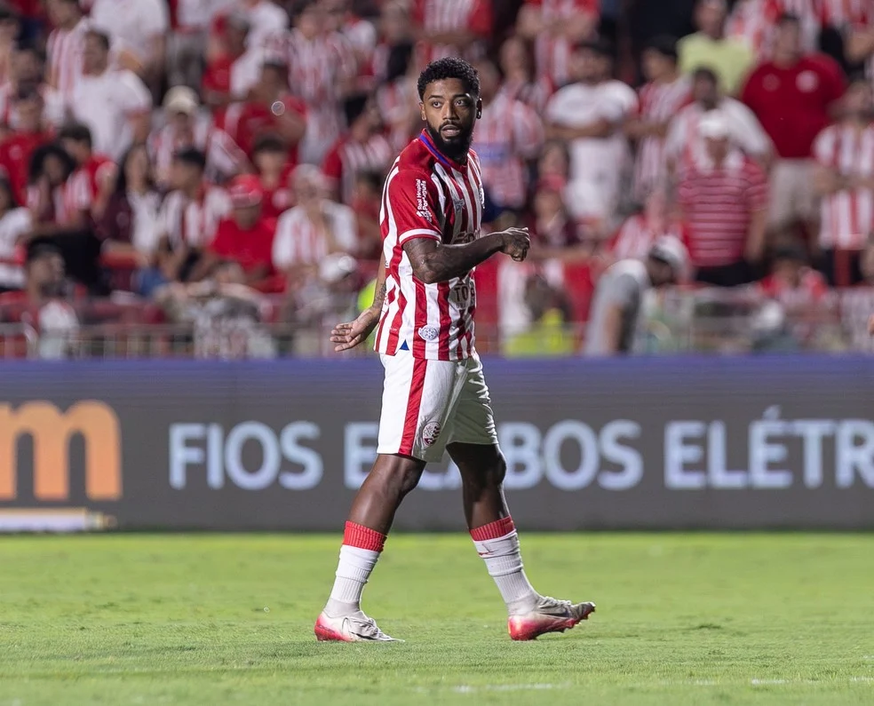 Luiz Paulo em retorno pelo Náutico