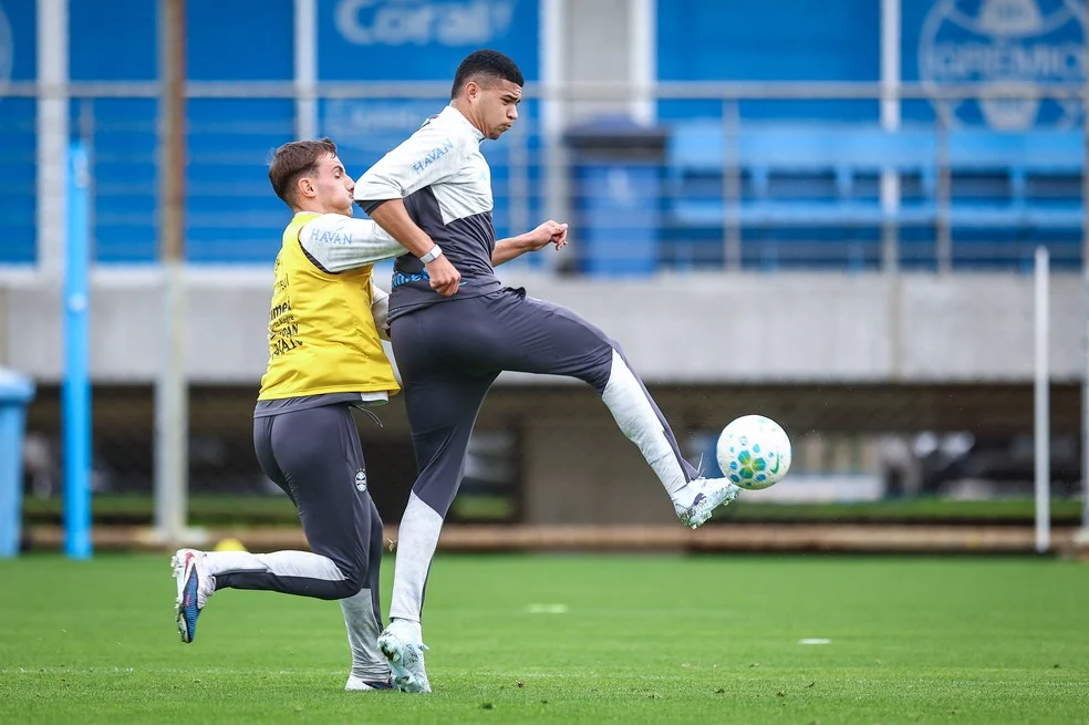 Luis Eduardo em treino do Grêmio