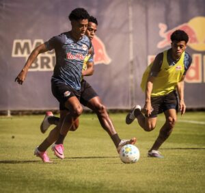 Vanderlan e Marcelinho em treino do Bragantino
