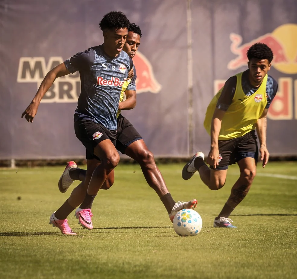 Vanderlan e Marcelinho em treino do Bragantino