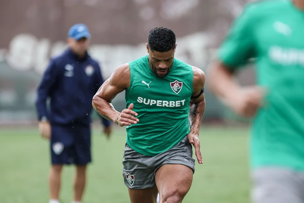 Hulk em treino do Fluminense — destaque no mercado do Fluminense