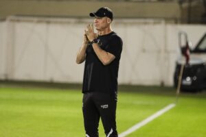 Rogério Corrêa orienta a Ferroviária na Série C