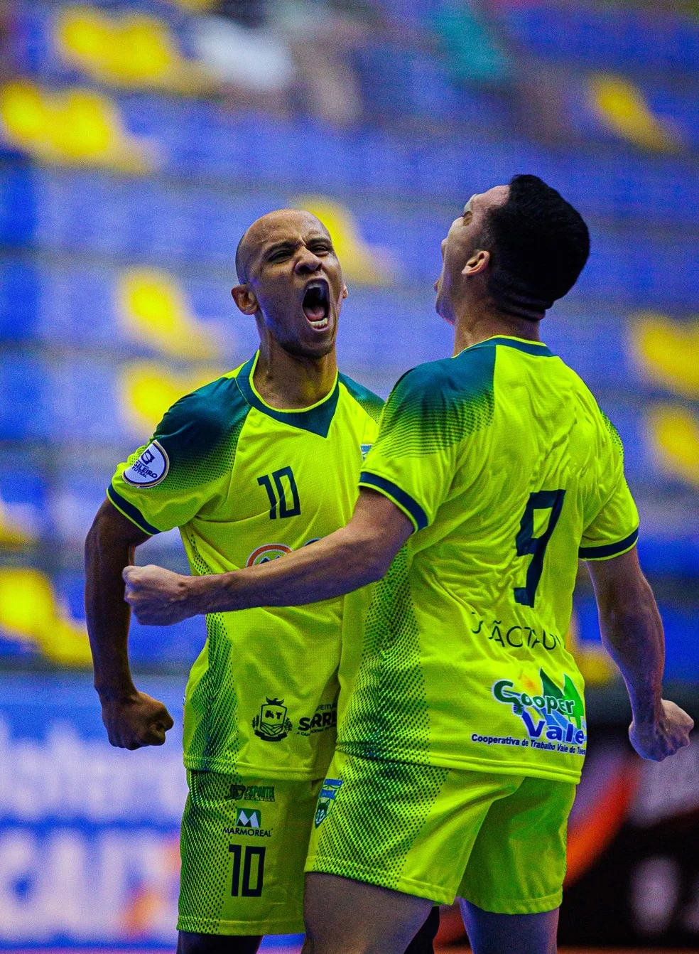 Sorriso vence Magé — Flavinho comemora gol na Arena Sorriso