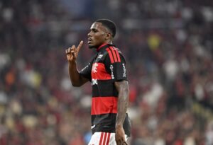 Evertton Araújo em ação pelo Flamengo