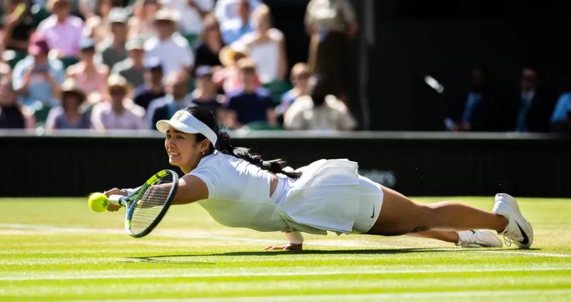 Foto viral de Eala em Wimbledon