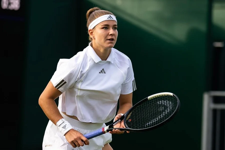Muchova supera Osaka em Wimbledon: Karolina Muchova comemorando