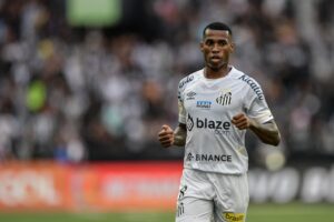 Jean Lucas e transfer ban por dívida aplicado ao Santos