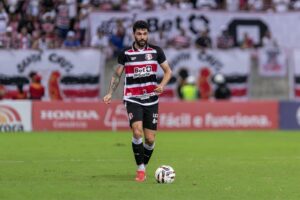 Edson Miranda em ação pelo Santa Cruz