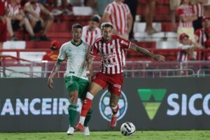 Victor Andrade em ação pelo Náutico