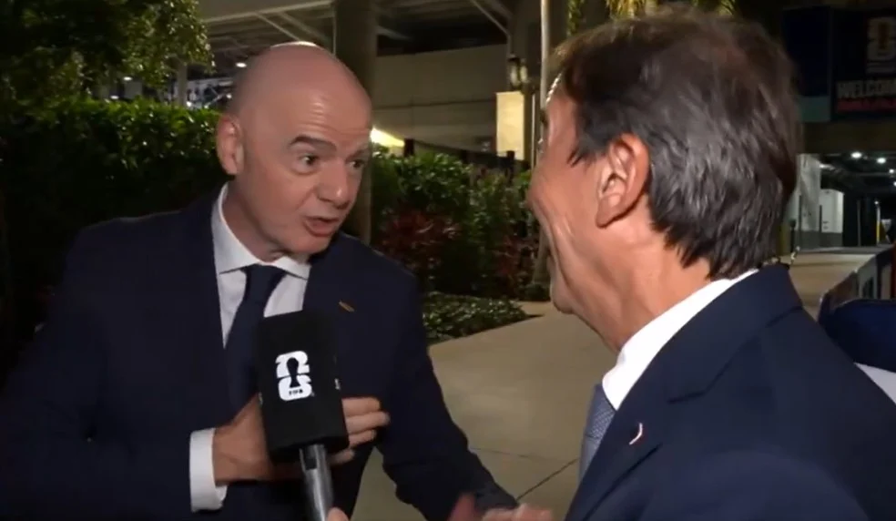 Gianni Infantino se corrige em entrevista - Infantino gafe