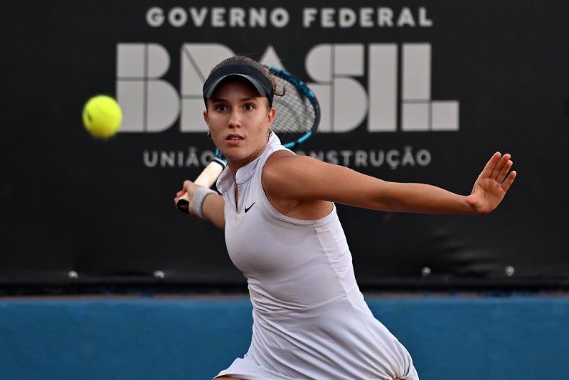Carolina Laydner no dia dos brasileiros