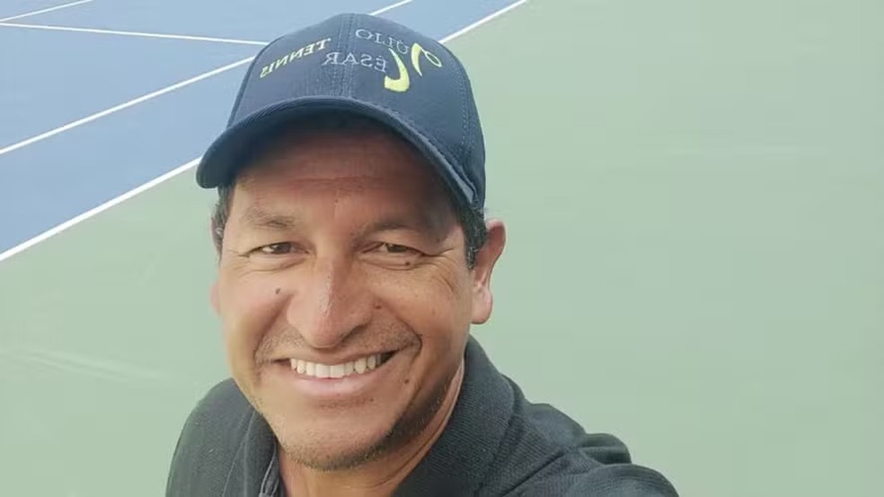 Júlio César, técnico de tênis internado na França