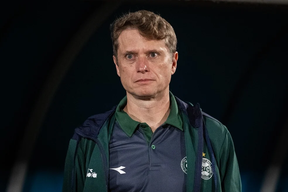 Fernando Seabra no banco do Coritiba