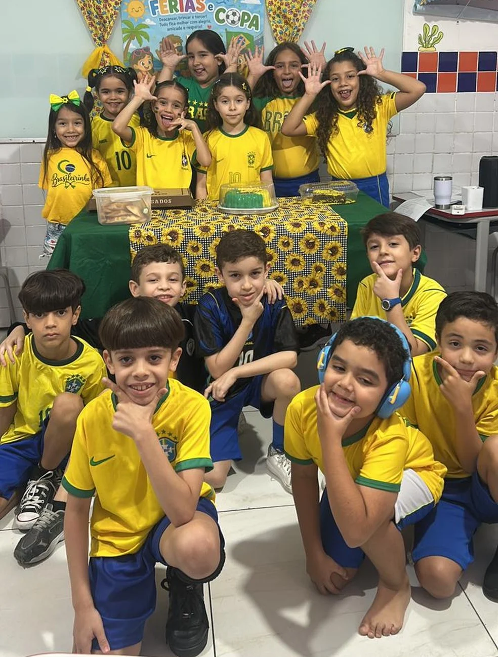 Crianças homenageiam Douglas Santos em João Pessoa