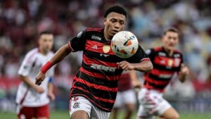 Daniel Sales em ação — lesão na coxa