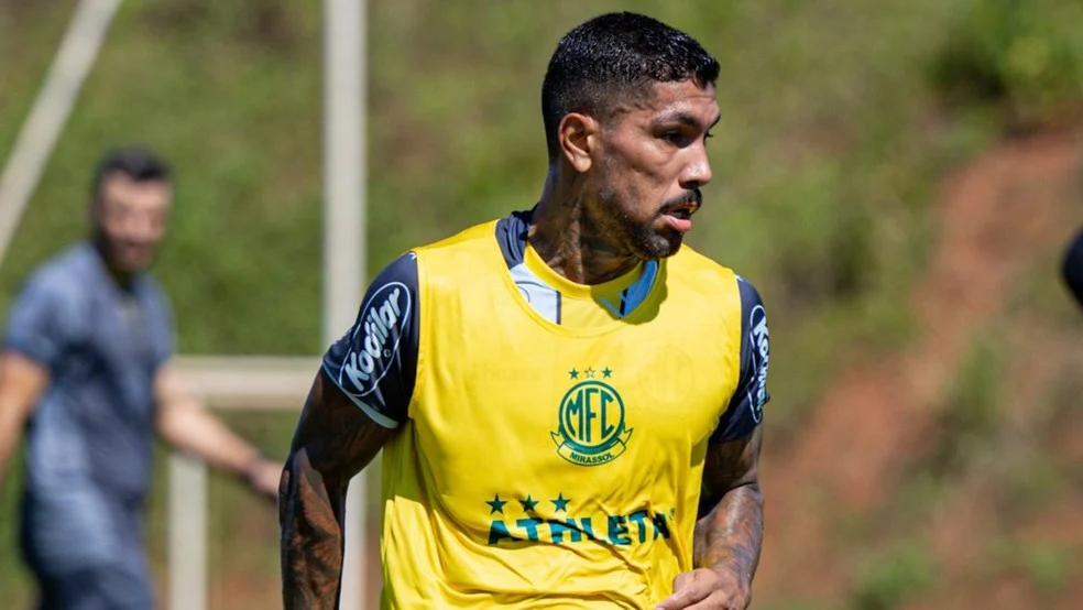 Yuri Lara Mirassol em ação pelo Mirassol