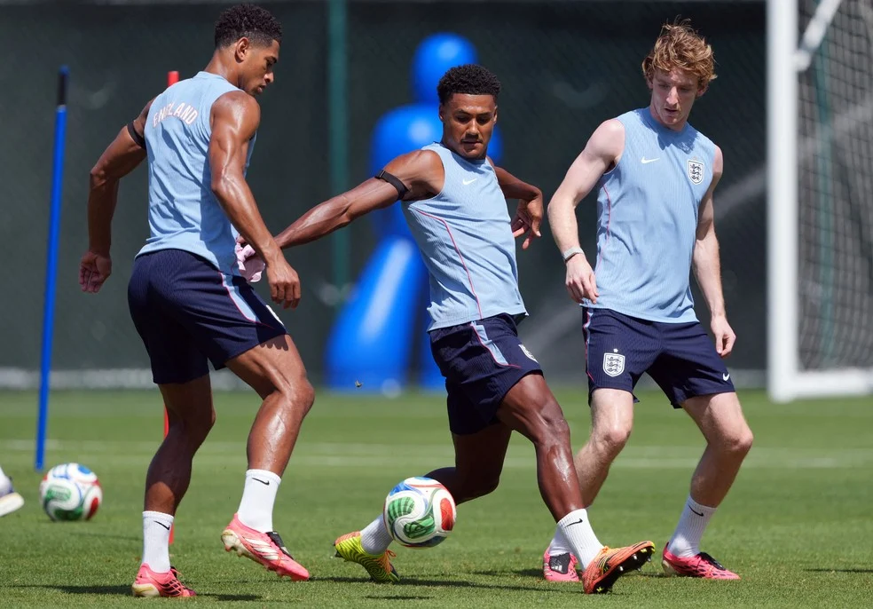 Jogadores da Inglaterra em treino — Inglaterra x africanos