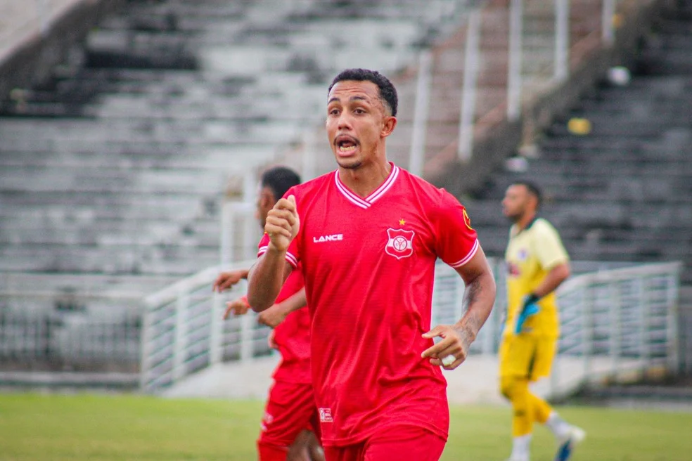 Everton Cabaré durante passagem pelo Auto Esporte-PB — Everton Cabaré