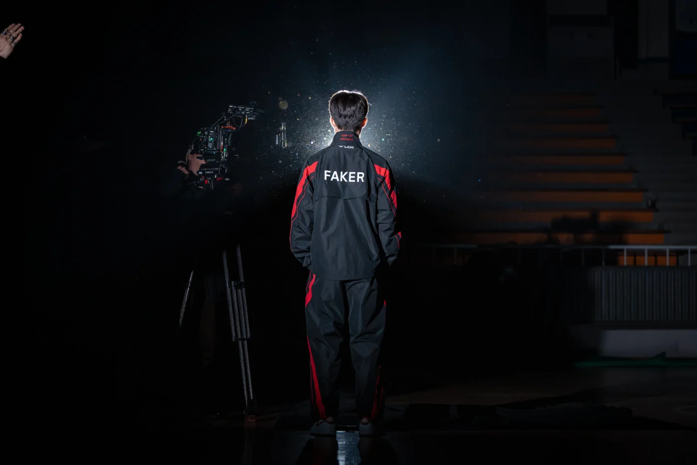 Faker em ação no LoL aposentadoria do Faker