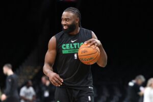 Jaylen Brown em quadra — Jaylen Brown