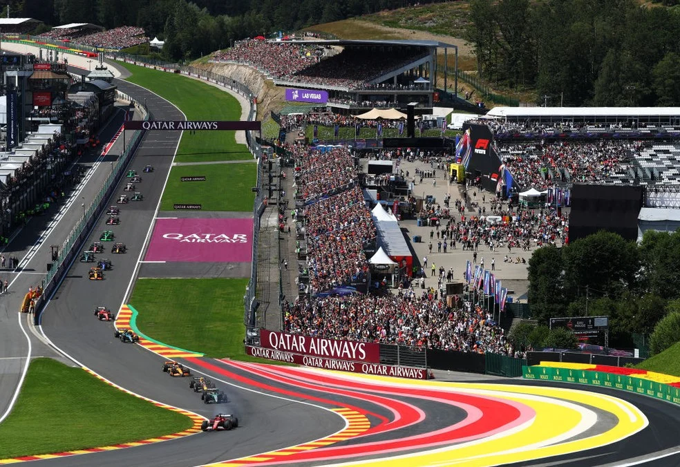 Eau Rouge em Spa-Francorchamps durante o GP da Bélgica