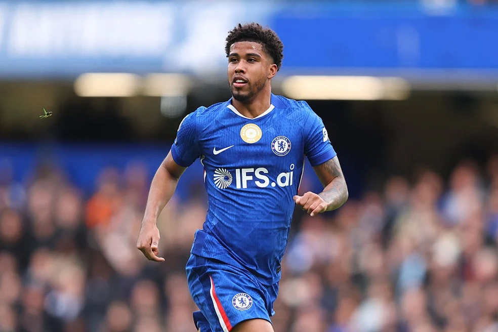 Andrey Santos Manchester United em ação