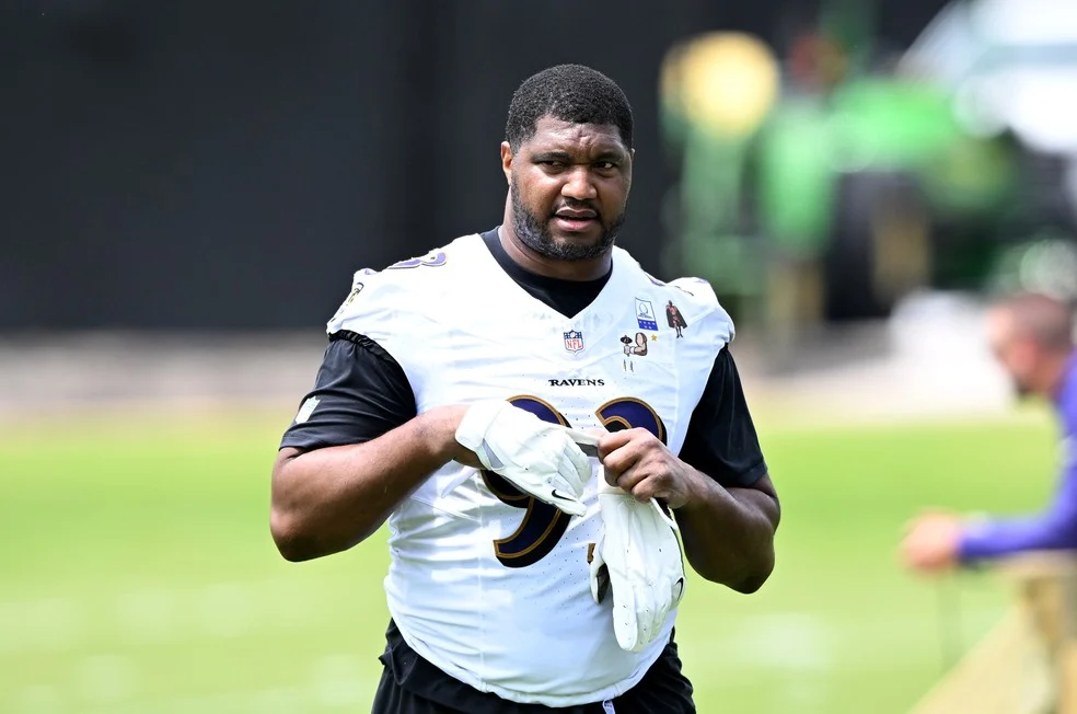 Calais Campbell em ação — Calais Campbell com o uniforme do Baltimore Ravens
